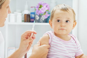 È possibile camminare con un bambino dopo la vaccinazione
