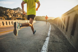 Fordeler og ulemper med å løpe om morgenen