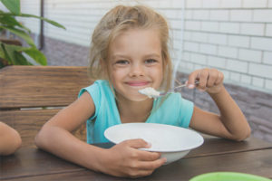 Porridge di semolino per bambini